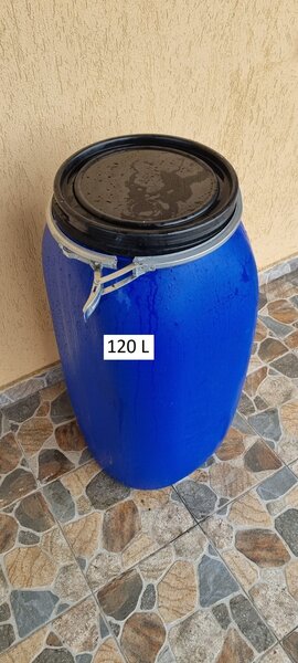 Butoi plastic cu capac si cerc 120 L,